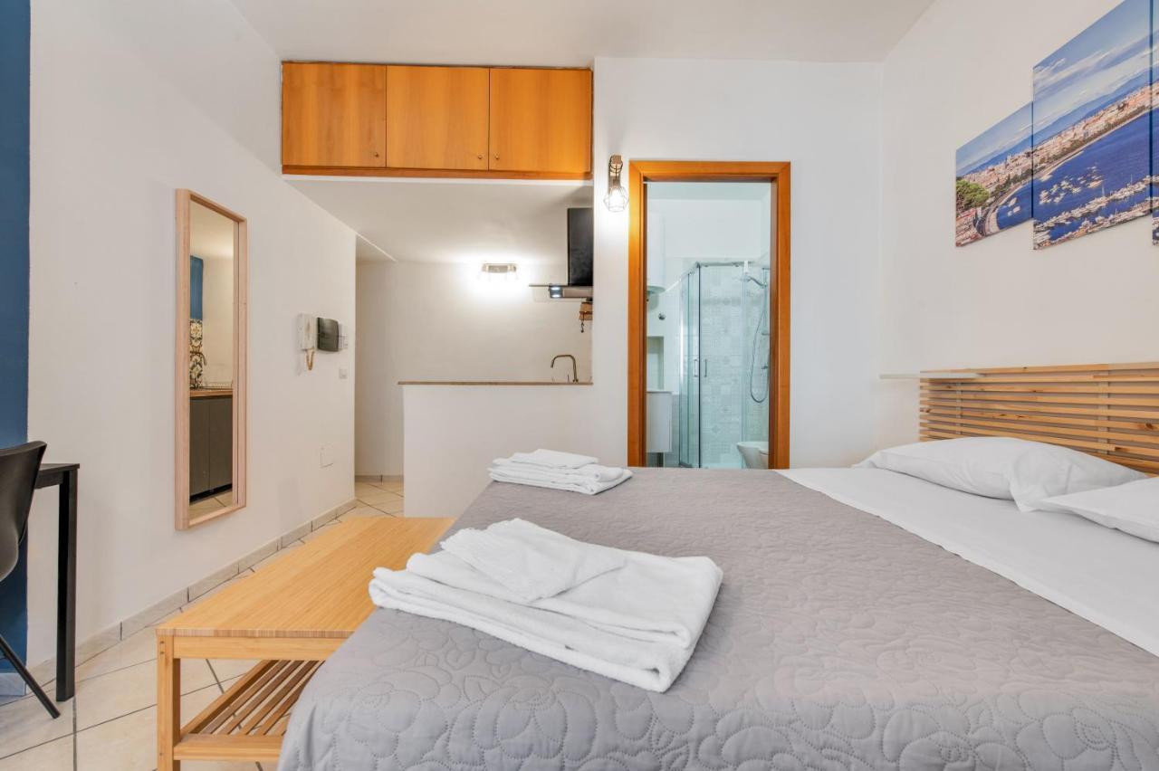 Spaccanapoli - Fully Equipped Studio ภายนอก รูปภาพ