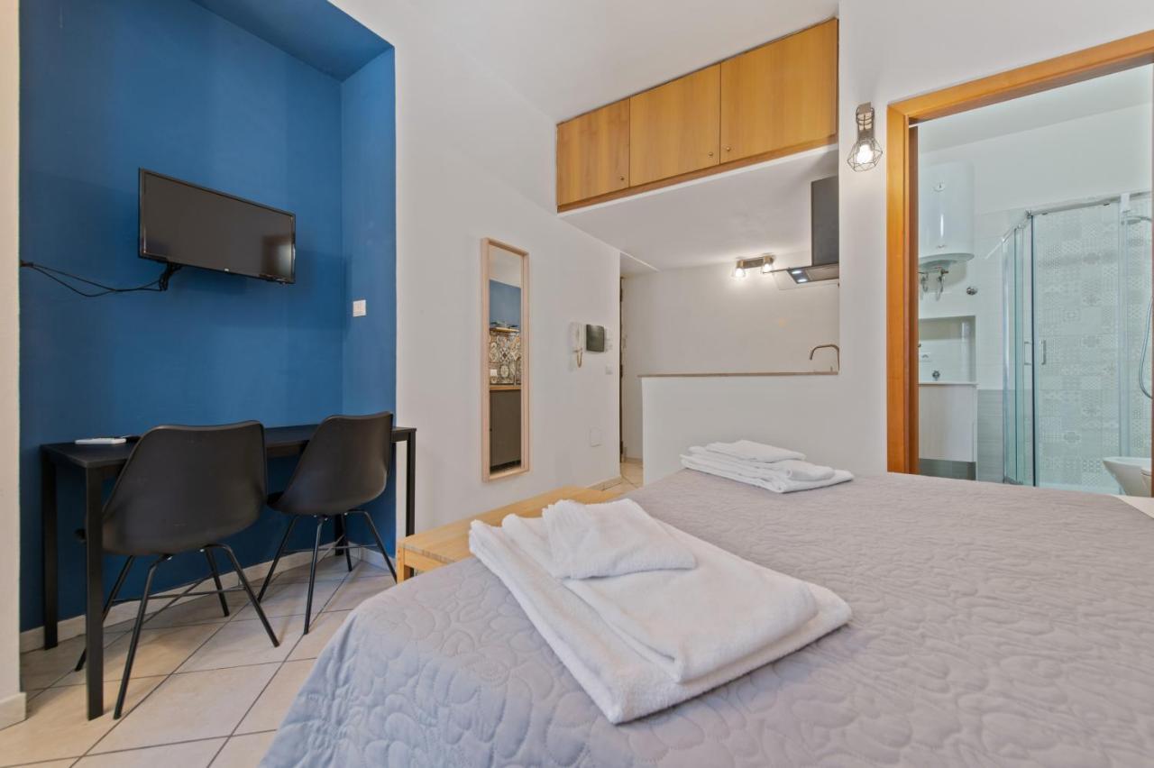 Spaccanapoli - Fully Equipped Studio ภายนอก รูปภาพ